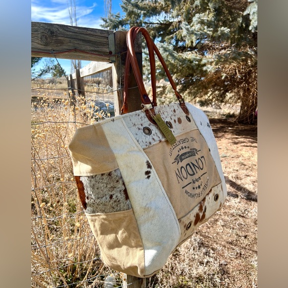 New! Custom Upside Down Capital of Fashion London Tote Bag" Clea Ray Leather - Picture 2 of 5